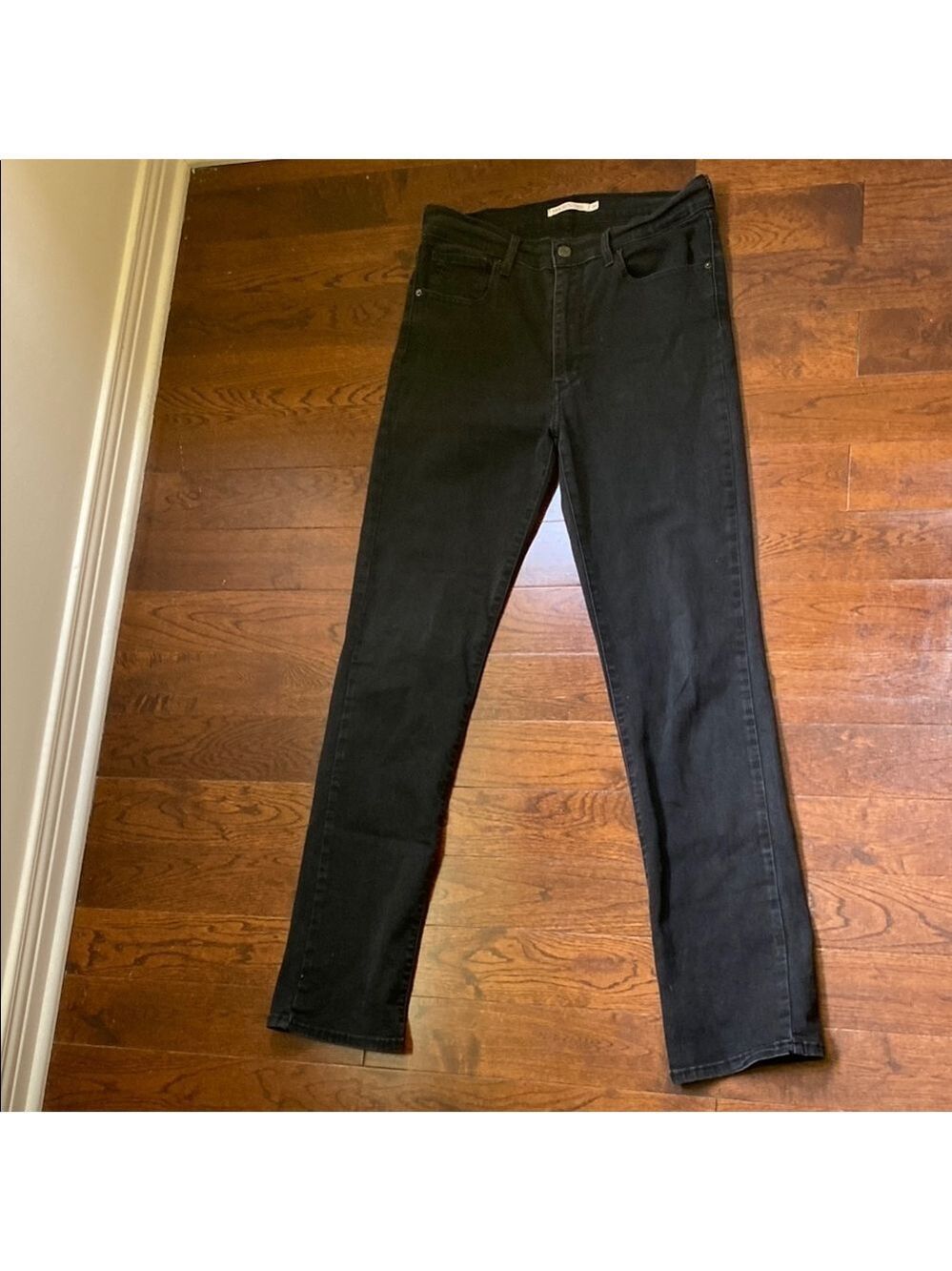 Levi’s 724 High Rise Straight Leg Jeans Women’s Size 30 Black Wash Denim Stretch